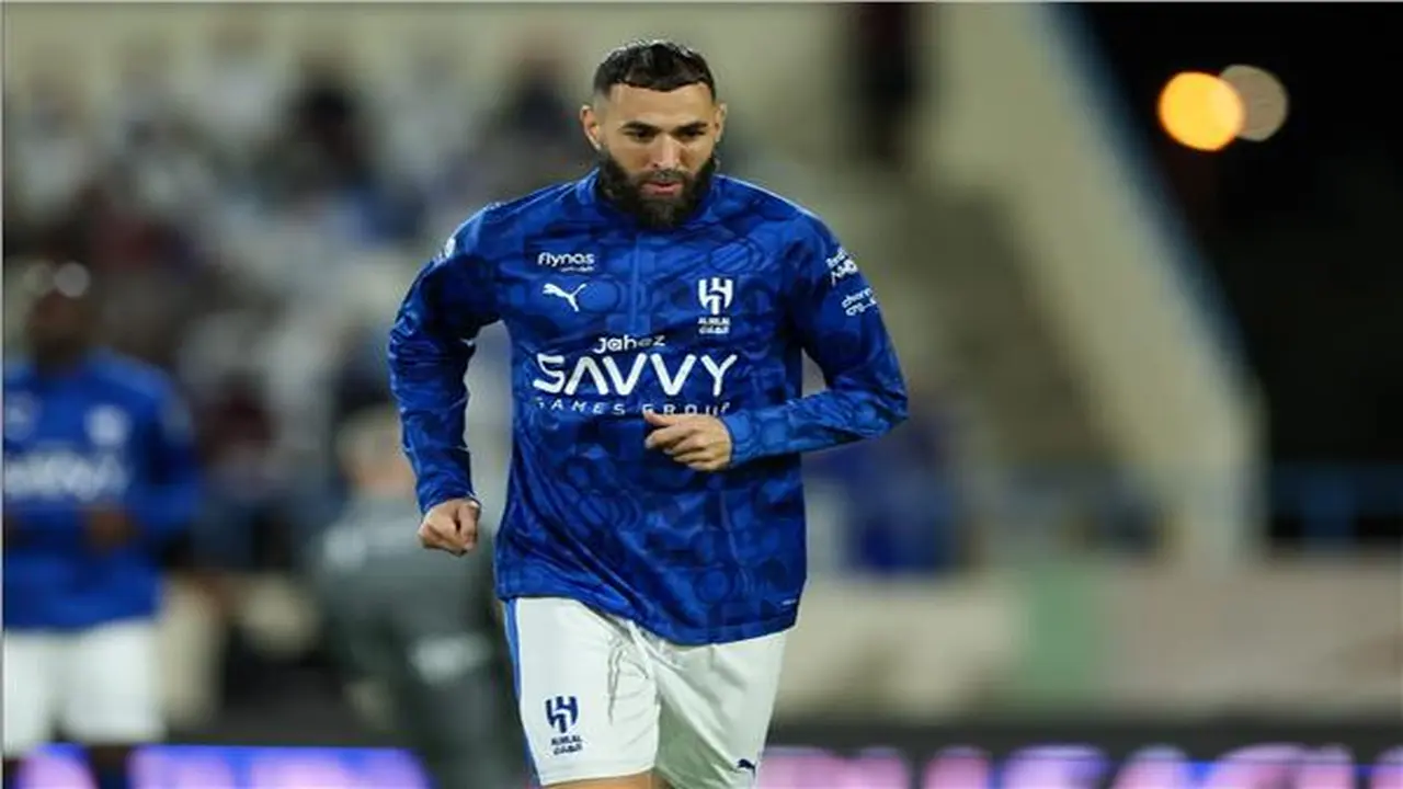 توقعات تشكيل مباراة الهلال ونيوم: حجازي يواجه بنزيما في الدوري السعودي
